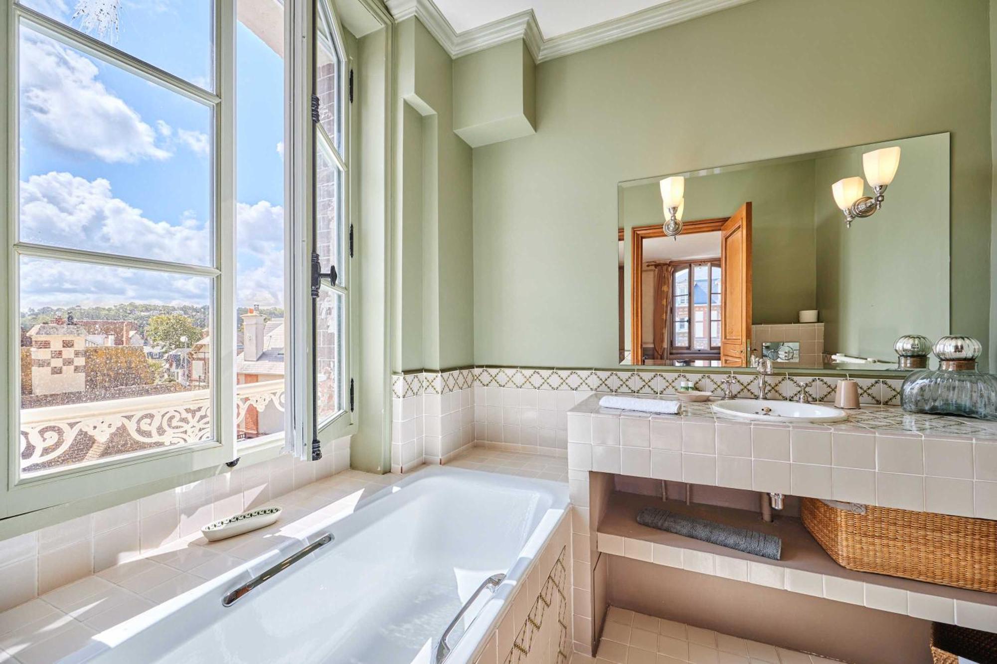 Luxurious 4 Bedroom Duplex, 200M From Place Morny دوفييل المظهر الخارجي الصورة
